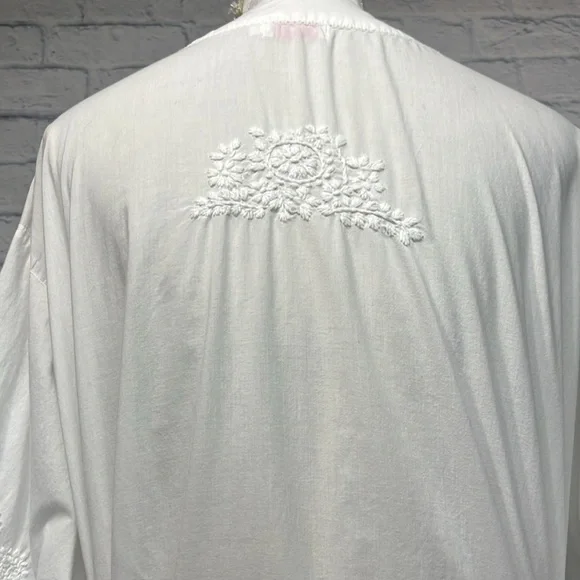 La Cera Embroidered Short Robe - Picture 9 of 11